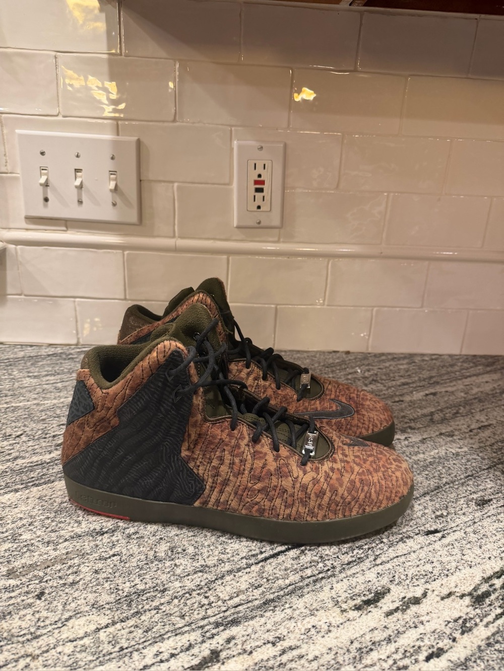 Mens Nike LeBron XI NSW Lifestyle 'Leopard' 616766-301 Size 12
